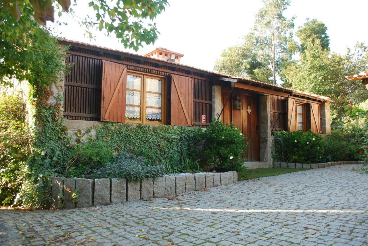 Gasthaus Quinta Padre Lobo Santa Maria da Feira Exterior foto
